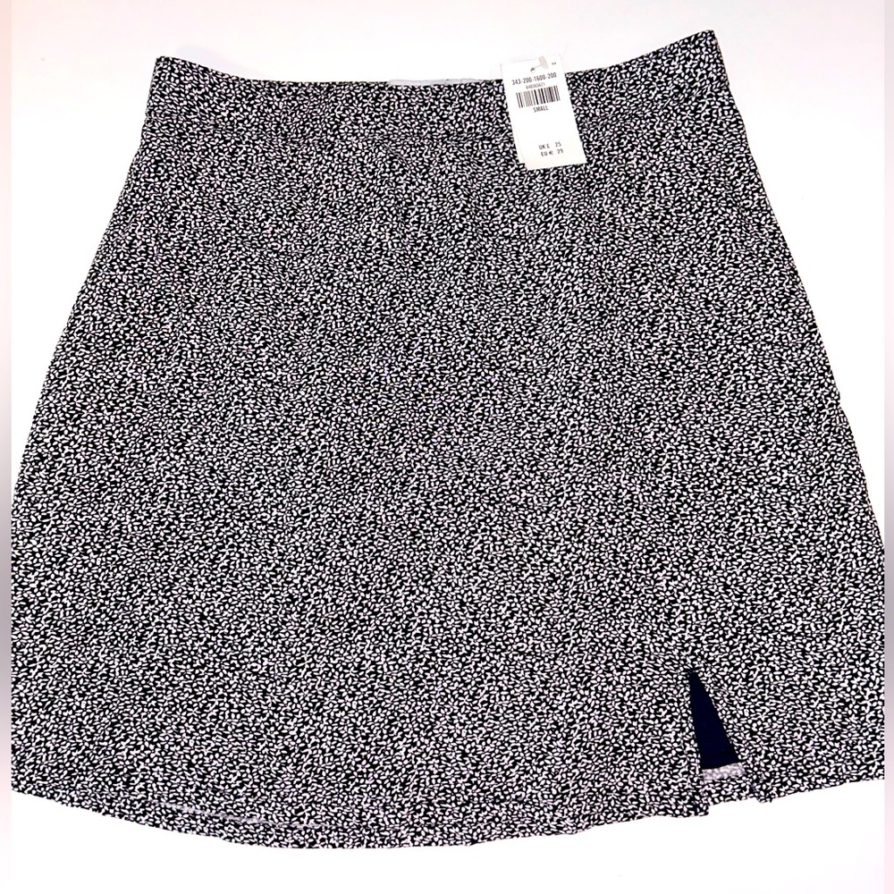 NWT Hollister Ultra High Mini Skirt, navy/white floral, flare skirt sz SMALL‎